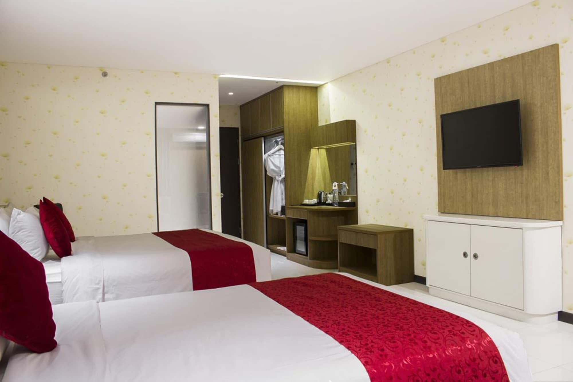West Point Hotel Bandung Eksteriør bilde