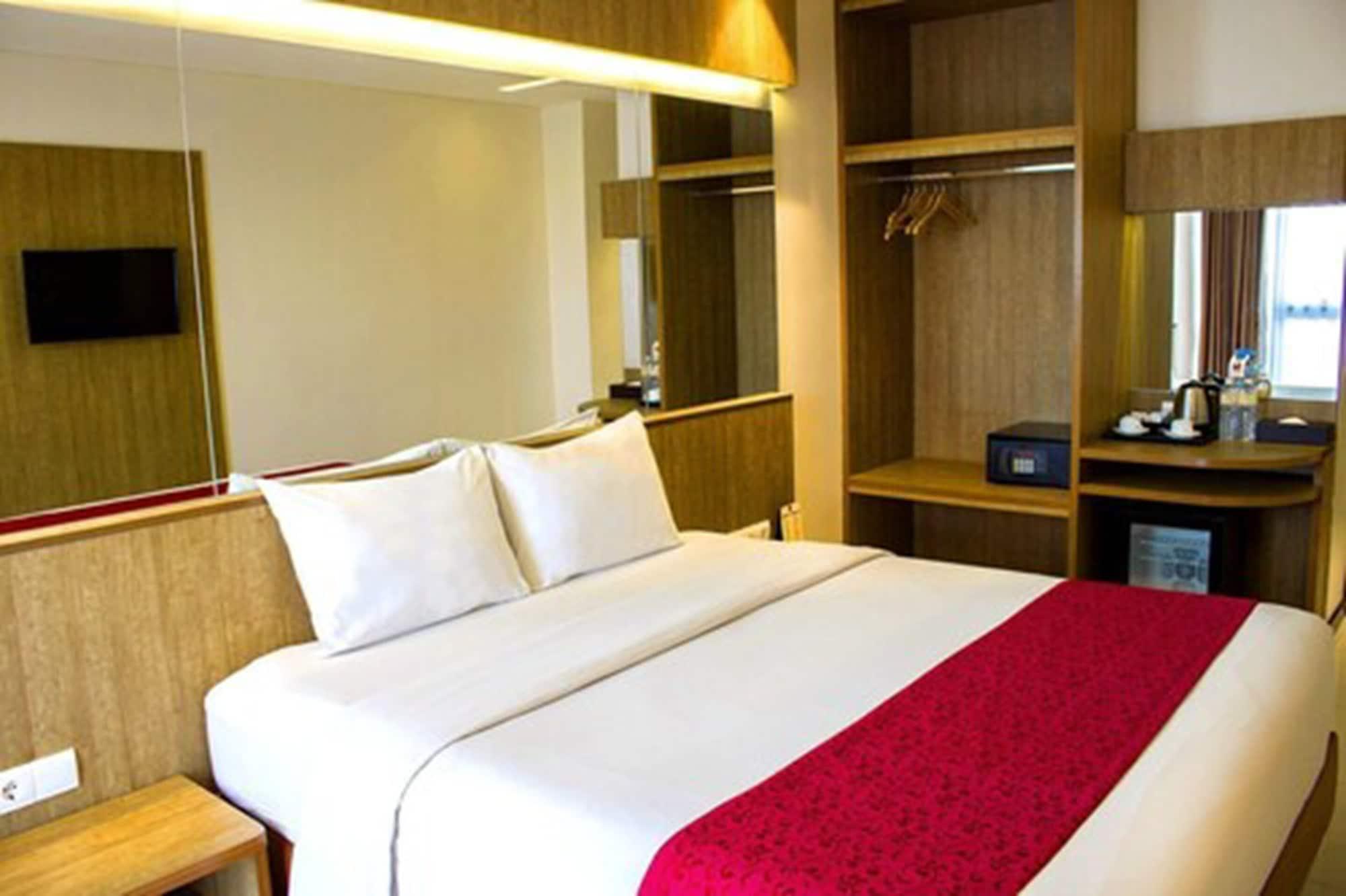 West Point Hotel Bandung Eksteriør bilde