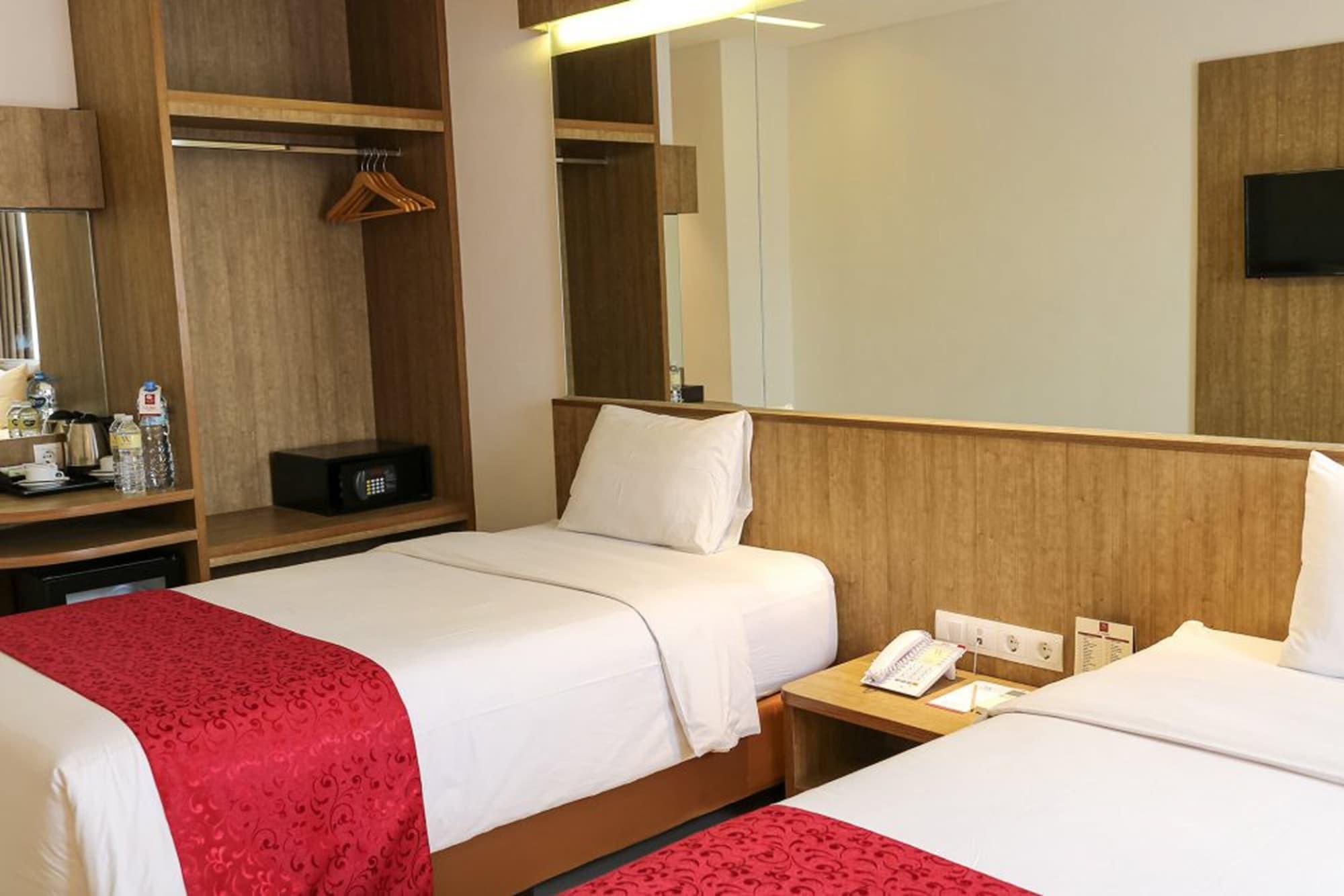 West Point Hotel Bandung Eksteriør bilde