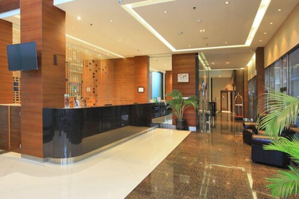 West Point Hotel Bandung Eksteriør bilde