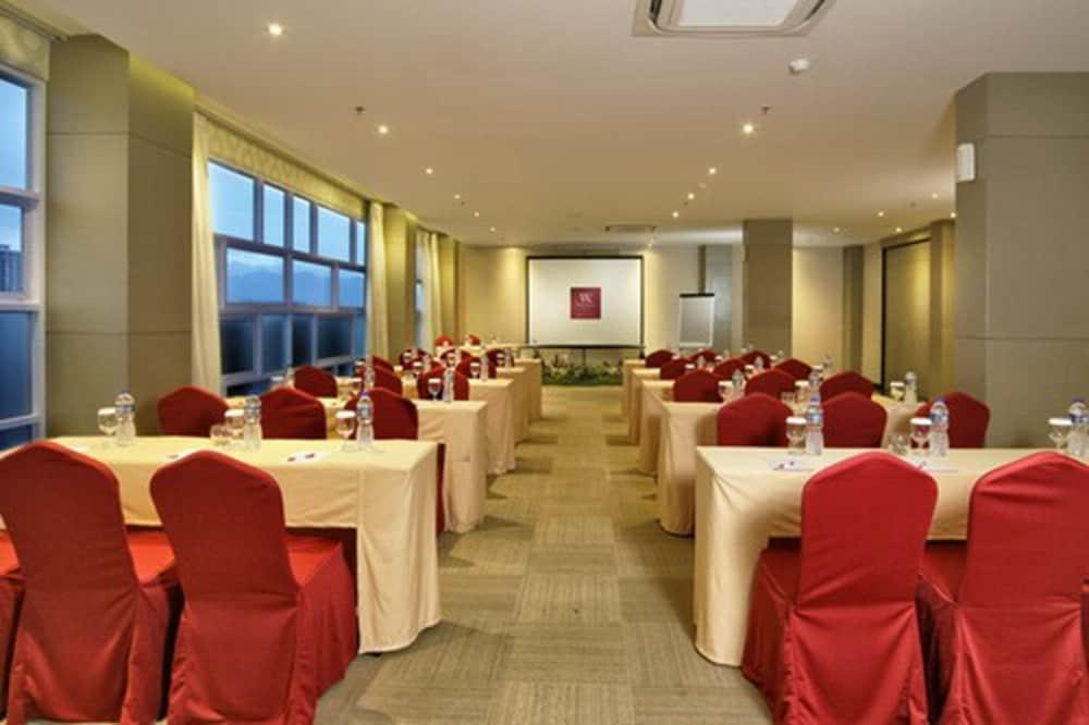 West Point Hotel Bandung Eksteriør bilde