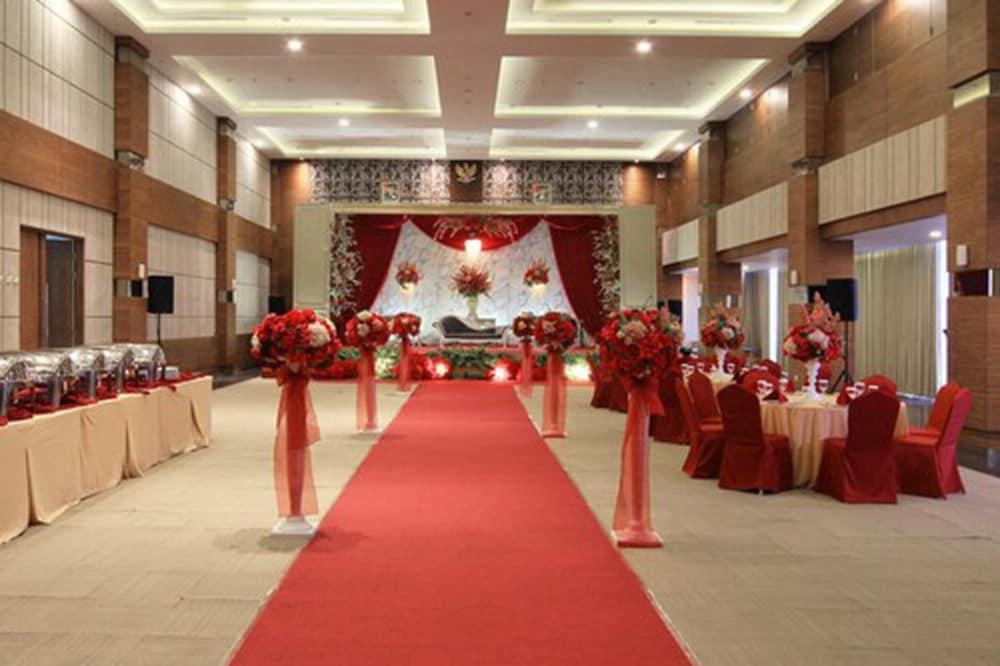West Point Hotel Bandung Eksteriør bilde